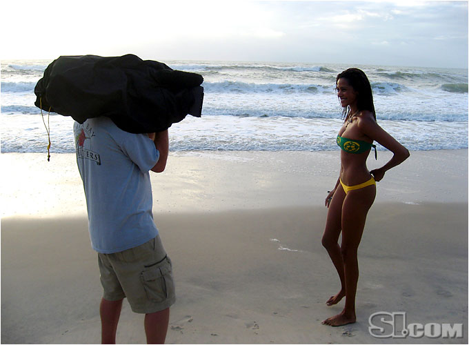07_aaraujo_behind_05.jpg